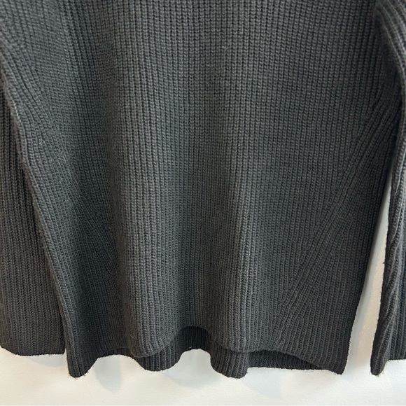NWT Express Black Ribbed V-Neck Cozy Pullover Sweater Size Small - Picture 9 of 10